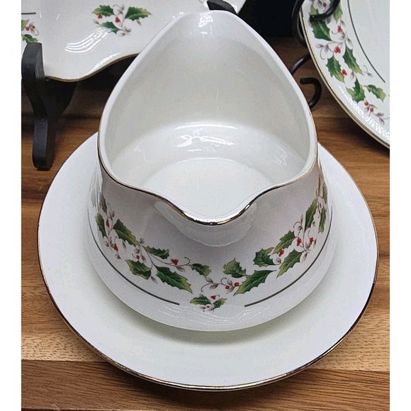 Home for the Holidays Soup Pasta Bowl Set of 4(OR 3) Christmas Holly Gold Rim 8" - Picture 3 of 14